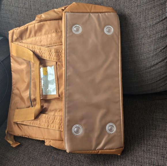 NWT Lug Yacht (Baby Yacht) Carry-All Zip-Top Tote in Cappuccino - Picture 3 of 7